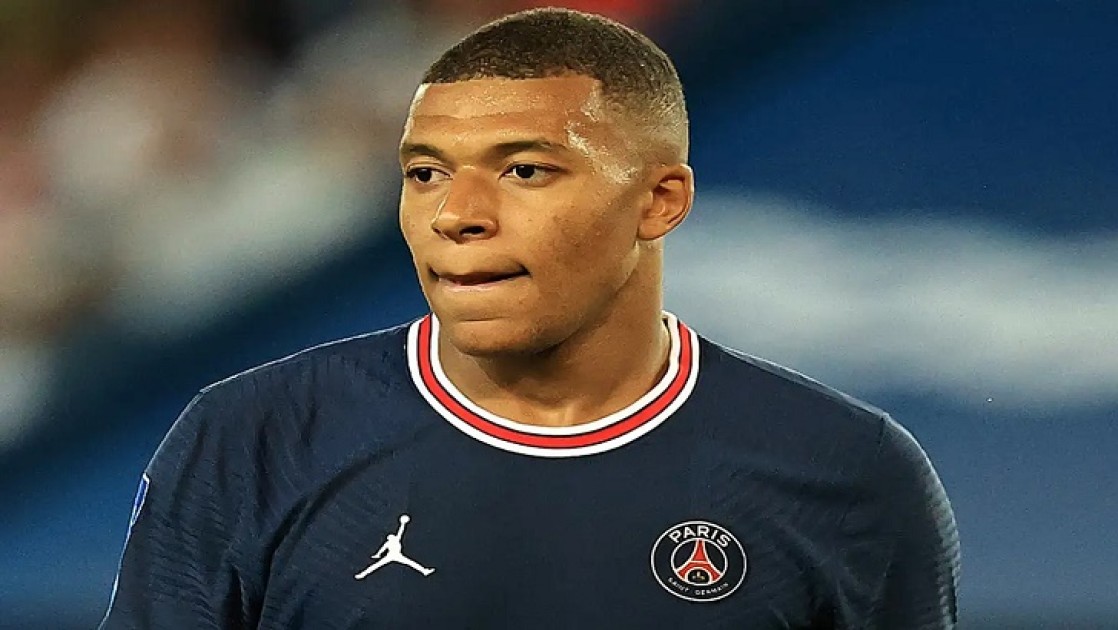 পিএসজিতে থাকতে চান না এমবাপ্পে, ক্লাবও রাখতে চায় না