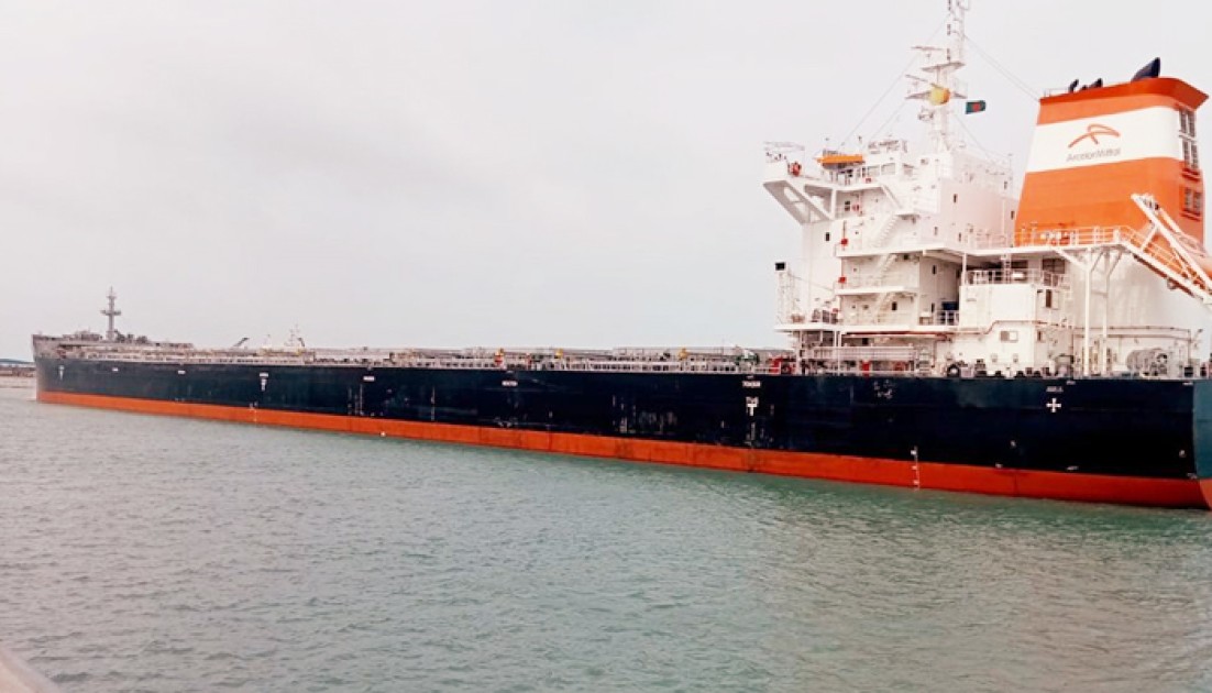 মাতারবাড়ীতে কয়লা নিয়ে আরও এক জাহাজ