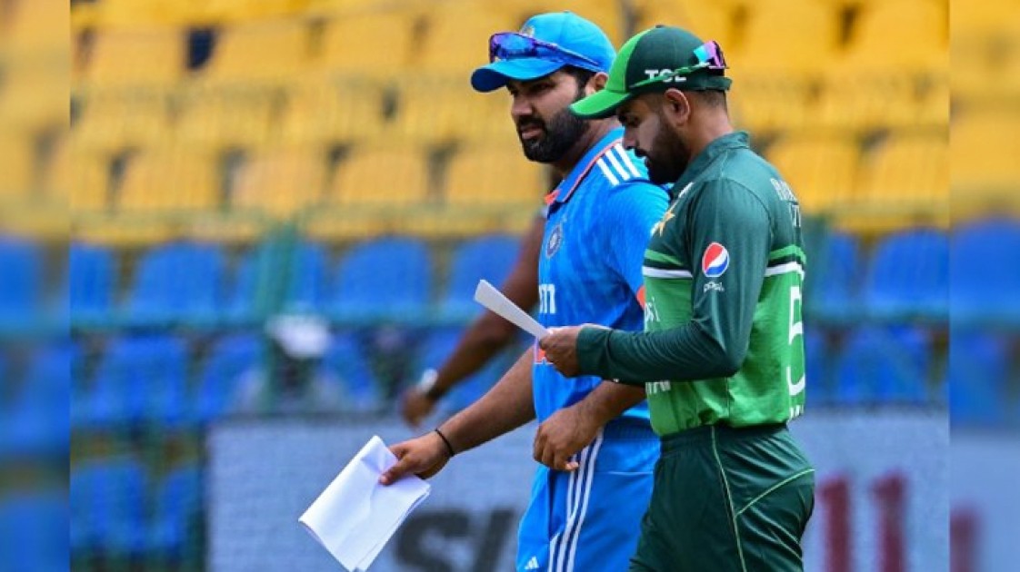 ভারতের বিপক্ষে টসে হেরে ব্যাটিংয়ে নিউজিল্যান্ড