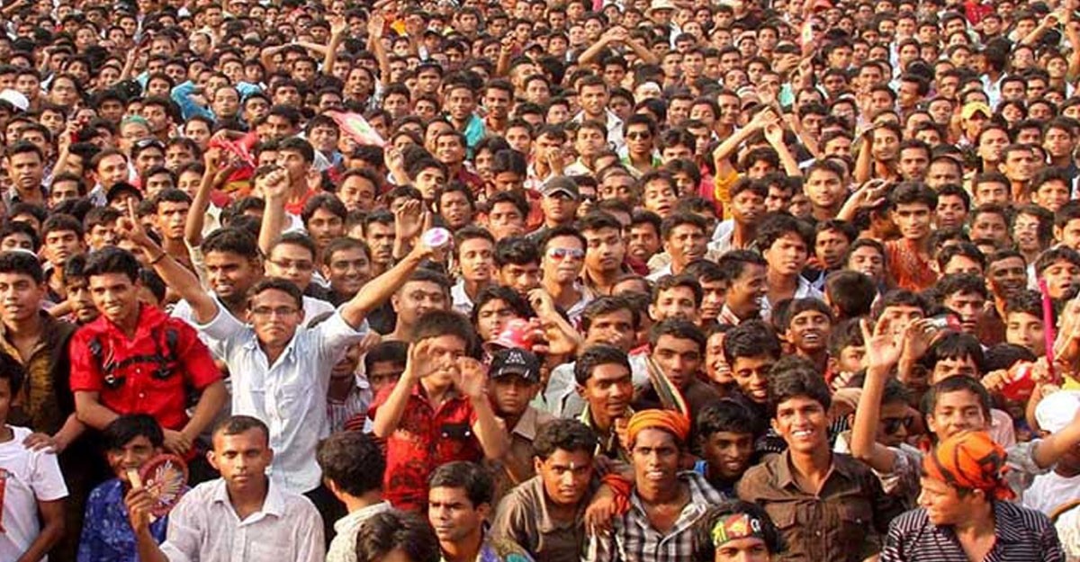 দেশের মানুষের গড় আয়ু কমেছে