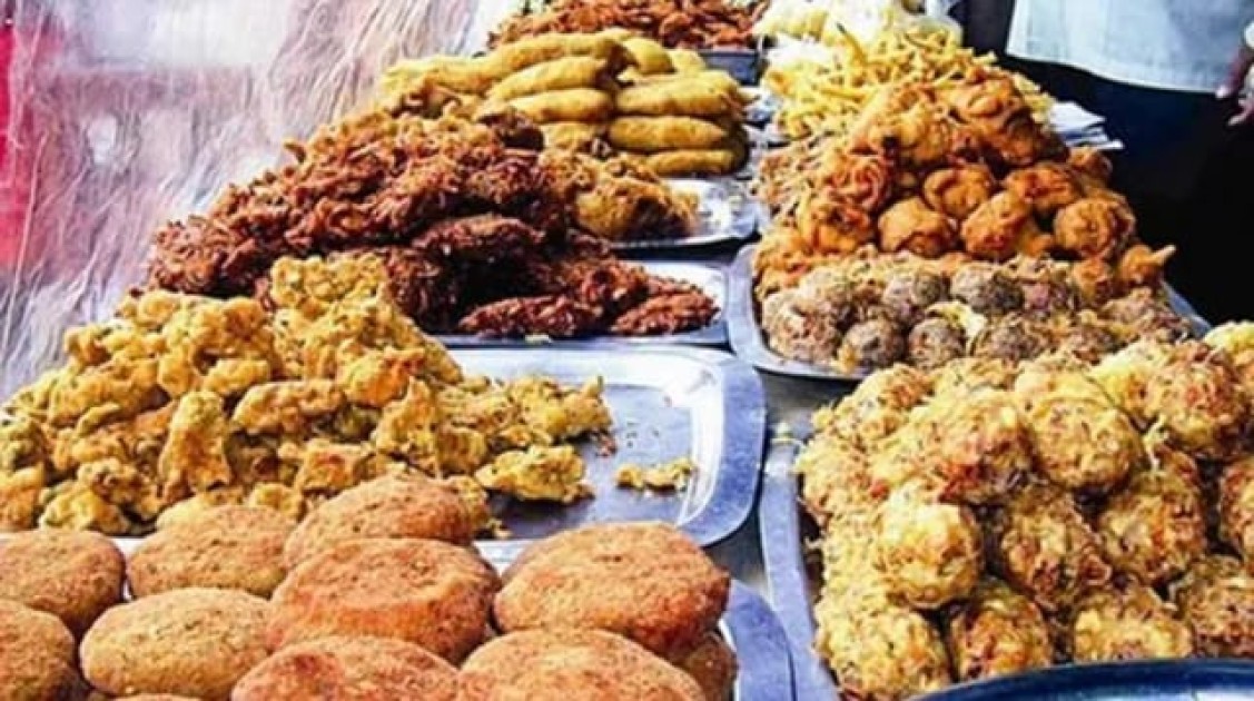 রমজানে ইফতার হোক স্বাস্থ্যকর:  ভাজাপোড়া খাবারে লুকিয়ে থাকে স্বাস্থ্যঝুঁকি